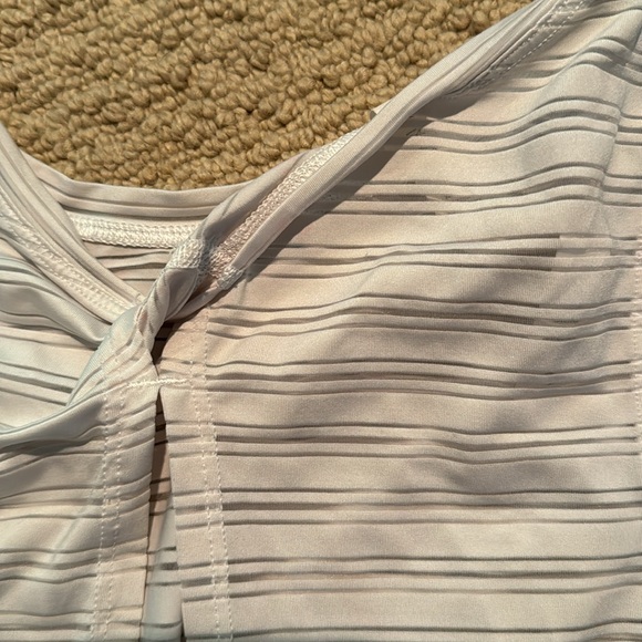 Lululemon tank - Picture 3 of 4